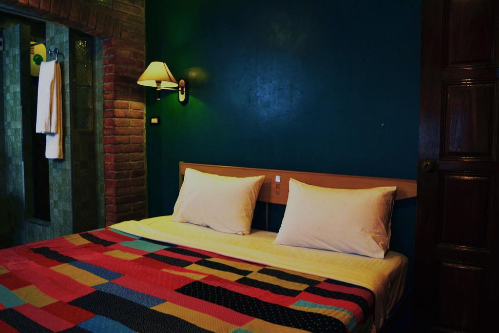 Brickhouse Ayutthaya Guesthouse Est 1986 Exterior photo